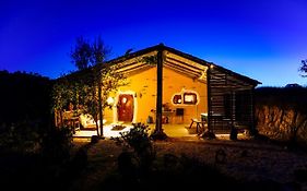 The Hobbit House - Montes Da Ronha